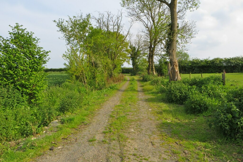 byway-round-the-moat-philip-jeffrey-geograph-britain-and-ireland