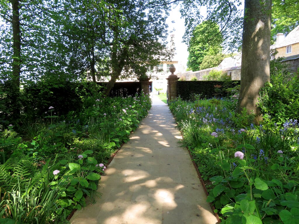 Path To Snowshill Manor Steve Daniels Geograph Britain And Ireland