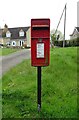 Elizabeth II postbox on Woodstock Road, Charlbury
