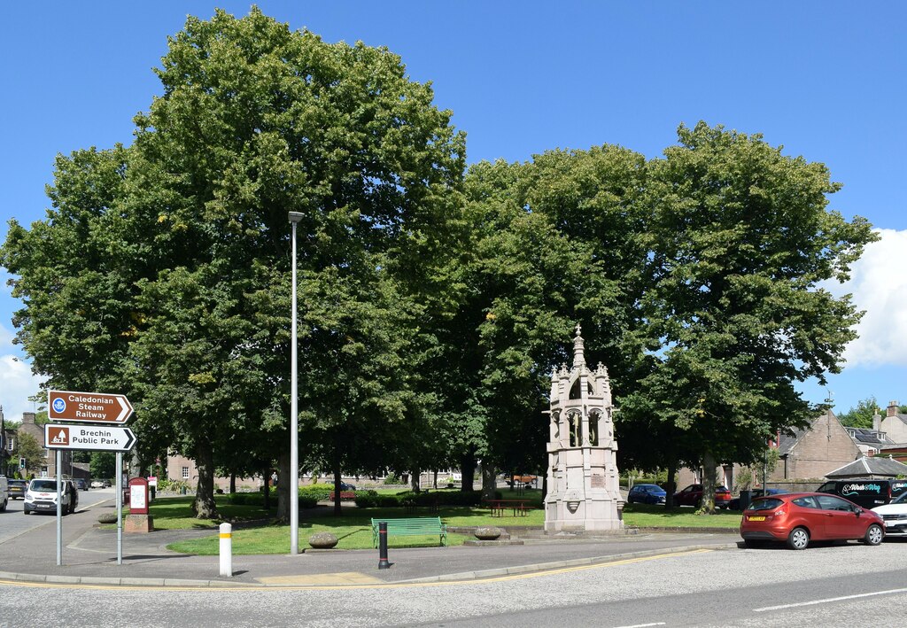 dalhousie-fountain-st-ninian-s-square-bill-harrison-geograph