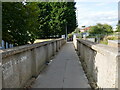 Footbridge over the dive-under