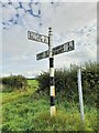 Direction Sign – Signpost northeast of Newtown