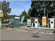 TL1303 : Shell Recharge - Chiswell Green by Mr Ignavy