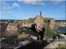 NT6779 : Coastal East Lothian : Dunbar Castle and Victoria Harbour, Dunbar by Richard West