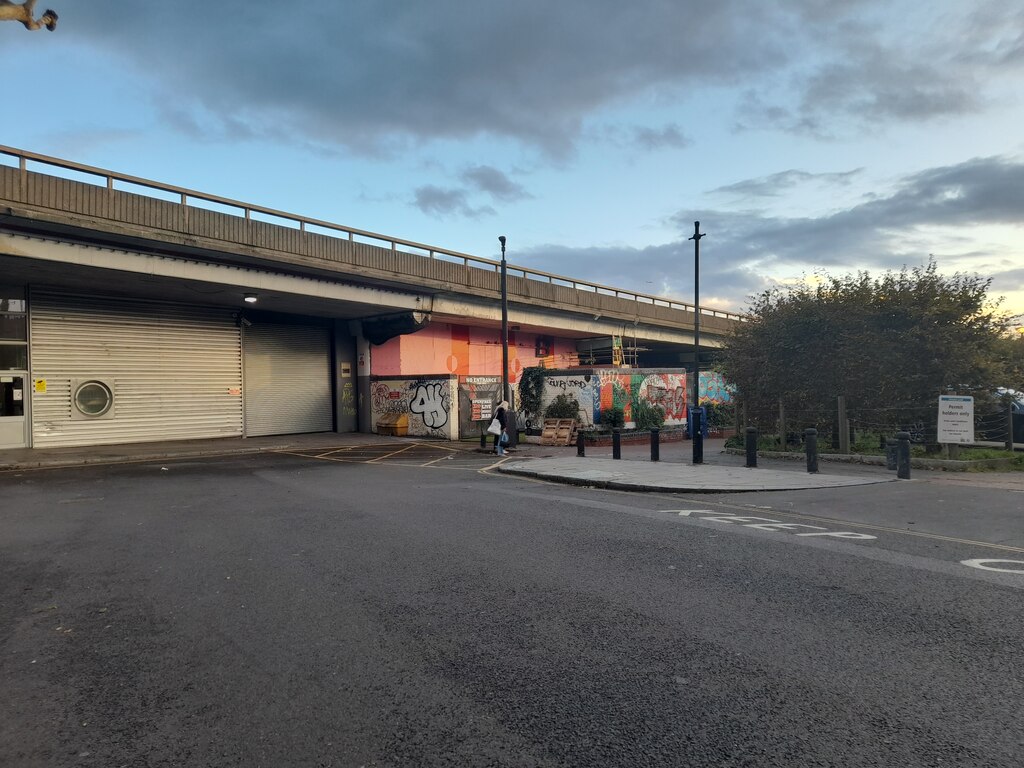 westway-north-kensington-david-howard-geograph-britain-and-ireland