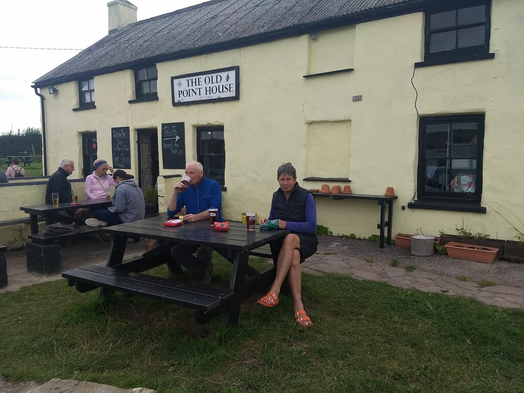 welcome-refreshment-at-the-old-point-david-medcalf-geograph