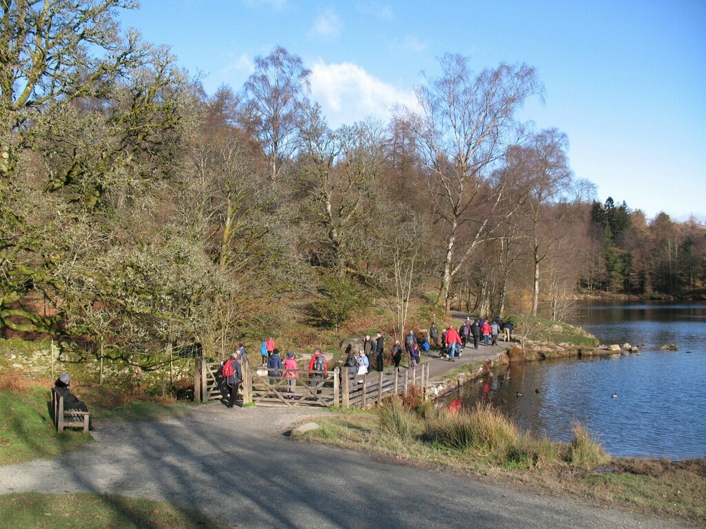 visitors-and-walkers-tarn-hows-adrian-taylor-geograph-britain-and