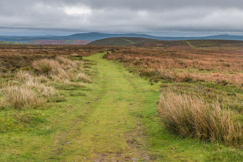 Towards Round Hill © Ian Capper :: Geograph Britain and Ireland