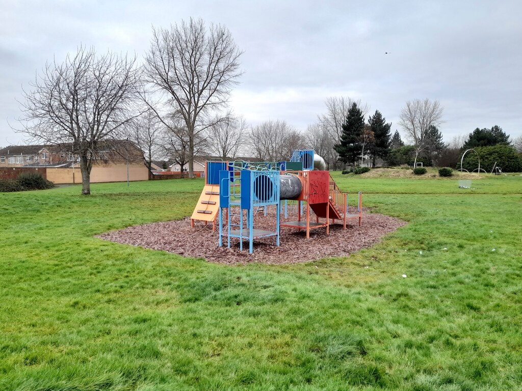 children-s-play-area-in-appleton-park-ian-calderwood-geograph