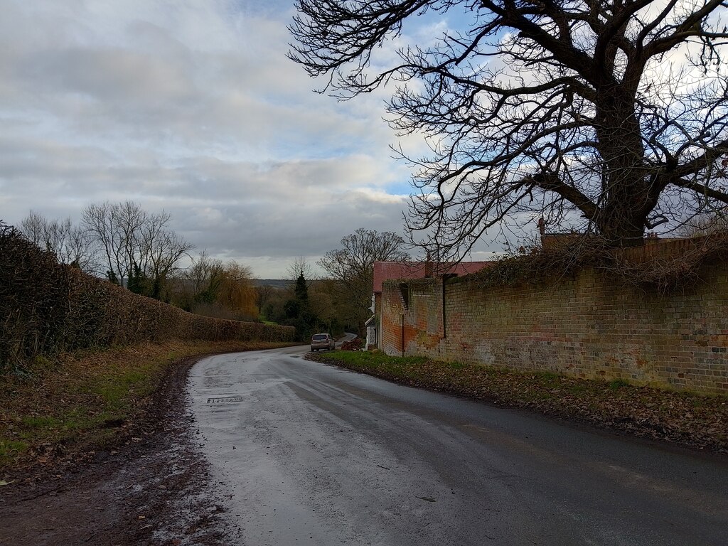 lane-past-beenham-lodge-cottage-oscar-geograph-britain-and-ireland