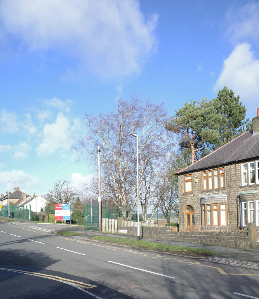 Dryclough Road, Huddersfield © habiloid :: Geograph Britain and Ireland