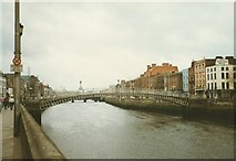 O1534 : The Halfpenny Bridge, Dublin by Stephen Craven