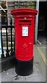 NZ2463 : Elizabeth II postbox on Neville Street, Newcastle by JThomas