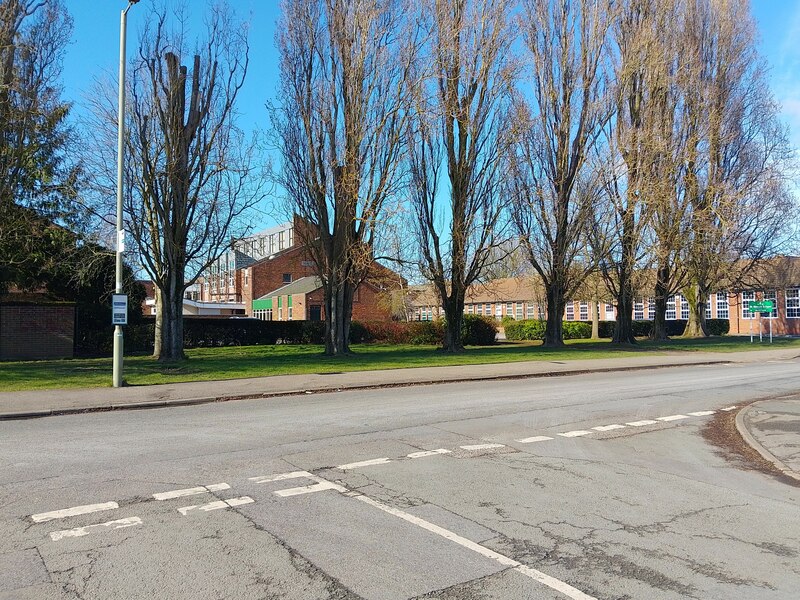 Didcot Leisure Centre © Oscar Taylor :: Geograph Britain and Ireland