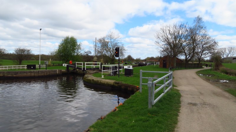 Aire & Calder Navigation at King's Road... © Colin Park :: Geograph ...