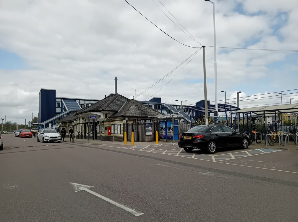 St Neots railway station © Bikeboy :: Geograph Britain and Ireland