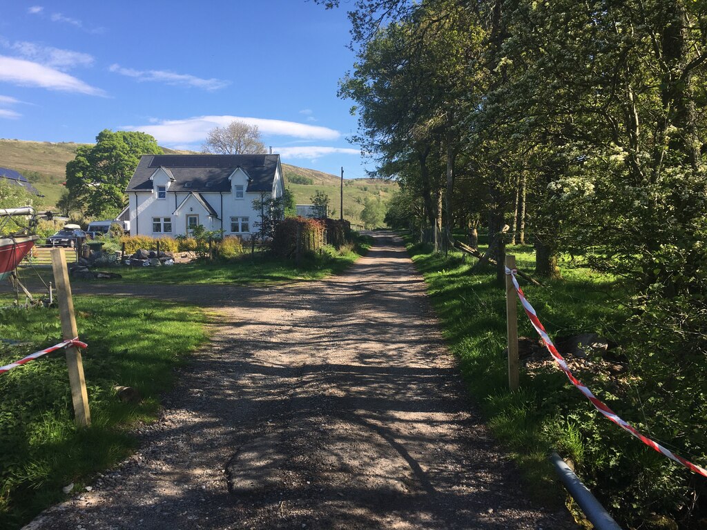 Gravel road at North Cuil © Steven Brown :: Geograph Britain and Ireland