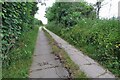 Track and footpath to the Dornford farms