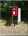 Elizabeth II postbox on Macclesfield Road, Rushton Spencer