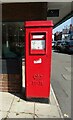 Elizabeth II postbox on Canute Place, Knutsford