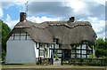 A picture postcard cottage at Ibsley in the New Forest