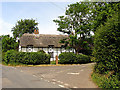 SU5976 : Thatched Cottage near Upper Basildon by Pam Brophy