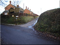 SU7437 : Drove Cottages, Blanket street, East Worldham by Graham Clutton