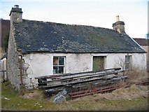 NH3113 : Old House at Dundreggan by John Allan
