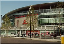 TQ3185 : Emirates Stadium - Arsenal's new home by Robert Edwards