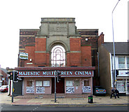 SE8911 : The Majestic Cinema, Scunthorpe by David Wright
