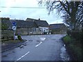 Mini-roundabout, Oaksey