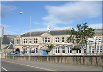 NH8856 : Rosebank Primary School by Stanley Howe