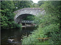 NY5225 : Old bridge over River Lowther with new bridge in background by Adie Jackson
