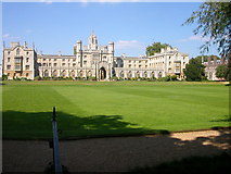 TL4458 : Cambridge-Saint John's College by Ian Rob