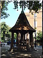 Drinking fountain, College Crescent