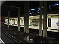 TQ3280 : Platforms, Mansion House tube station by Oxyman