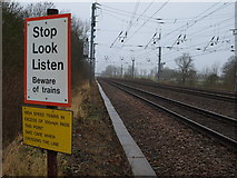TF0809 : Railway crossing by Ian Simons