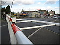 West Barnes: West Barnes Lane level crossing