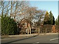 Footpath to Huddersfield Road