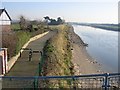 River Dee/Afon Dyfrdwy and cycleway