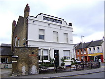 TQ1869 : Canbury Arms, Kingston upon Thames by al partington