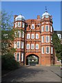 Pfeiffer Arch - Newnham College