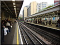 High Street Kensington tube station, platform 1