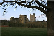 SE6183 : Helmsley Castle by David Rogers