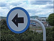 SO9881 : Frankley Services, M5 by michael ely