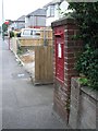 SZ0895 : Redhill: postbox № BH10 184, Redhill Drive by Chris Downer
