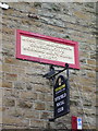 Yatefield Social Club, Stone and sign