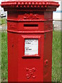 Penfold postbox, Woodhayes Road / Crooked Billet, SW19 - royal cipher and crest