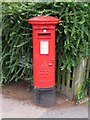 Edward VIII postbox, Chipstead Valley Road / Gidd Hill