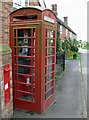 Carlton: Phone box along Main Street